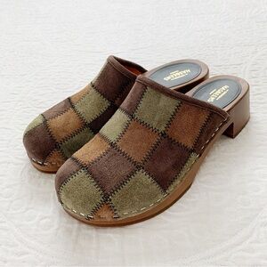 🔥 Swedish Hasbeens Suede Patch Clog in Patchwork‎ Suede